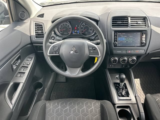 Used 2025 Mitsubishi Outlander Sport ES AWD/4WD image 13