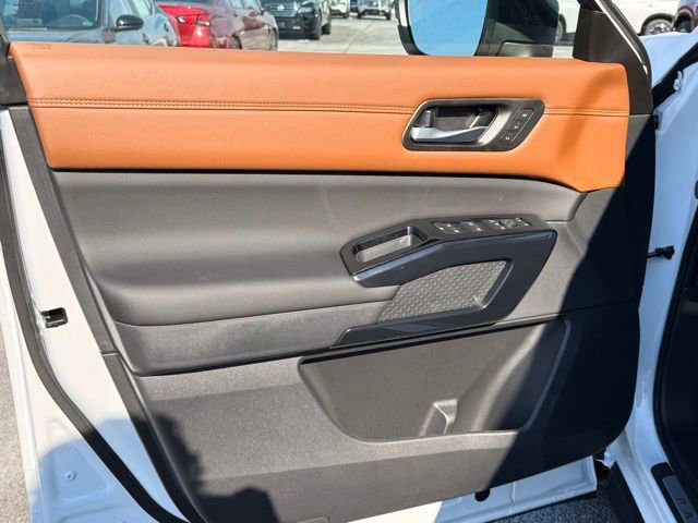 New 2026 Nissan Pathfinder Platinum AWD/4WD image 10