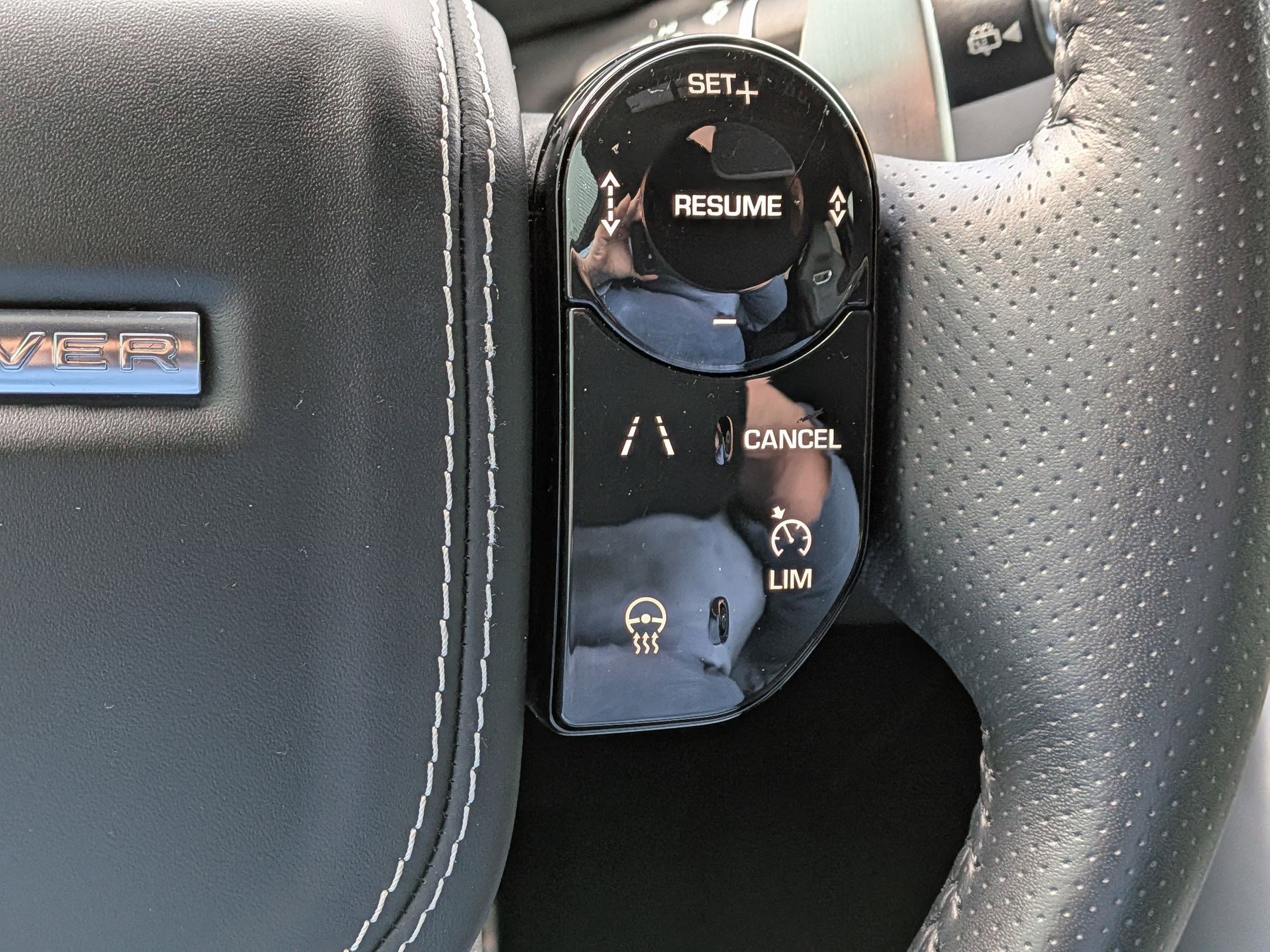 Used 2021 Land Rover Range Rover Sport SVR image 17