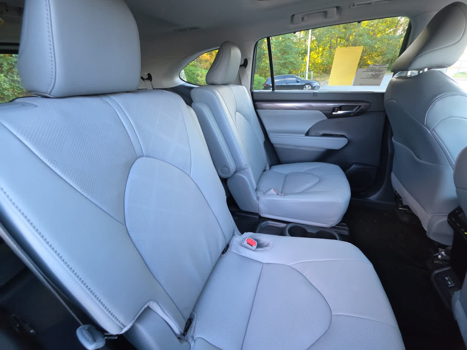 New 2026 Toyota Highlander Platinum AWD/4WD image 23