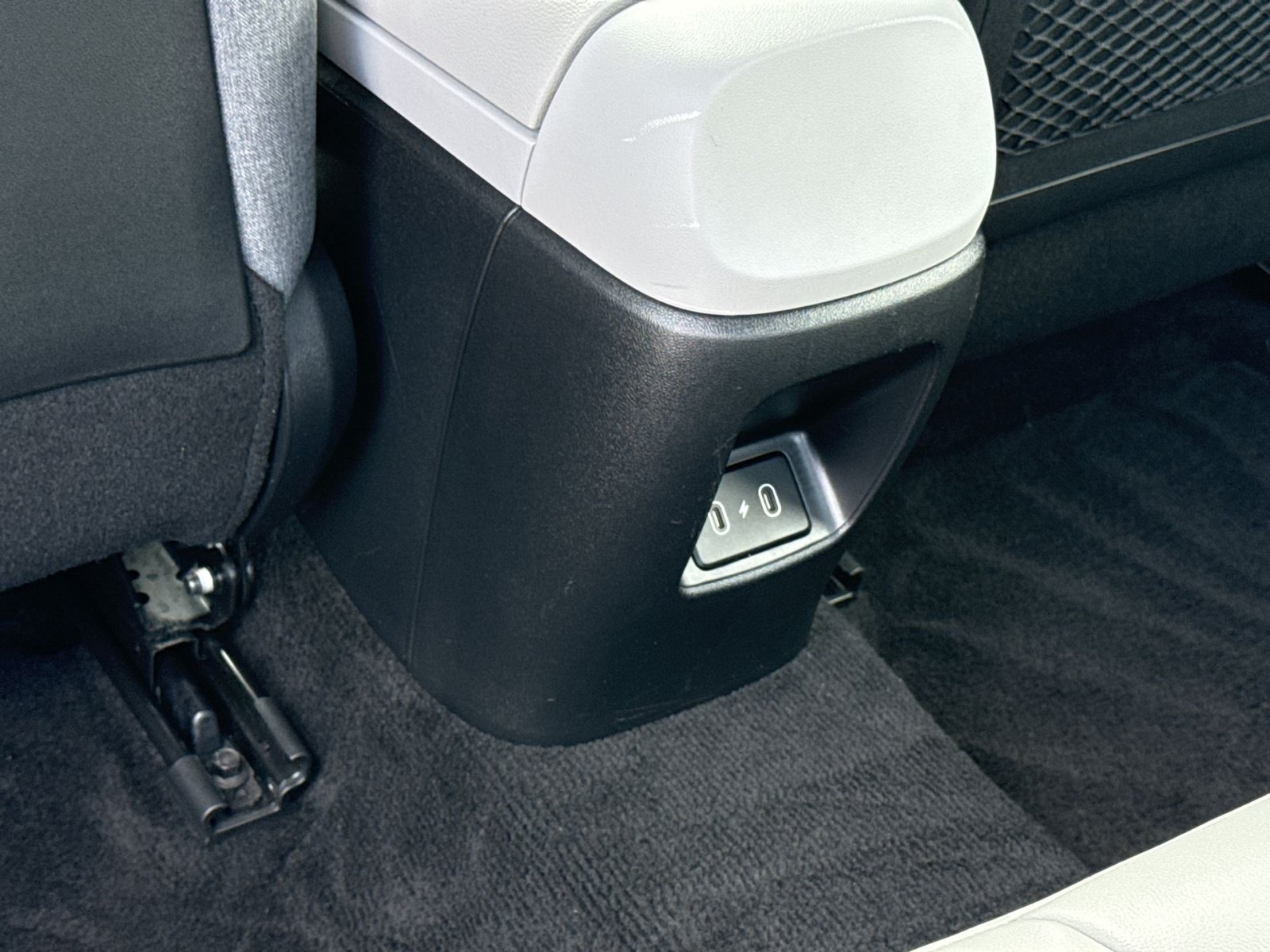 Certified 2025 Hyundai Elantra Limited FWD image 26