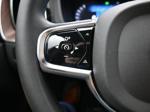 Used 2023 Volvo XC60 B5 Ultimate w/ Climate Package image 26