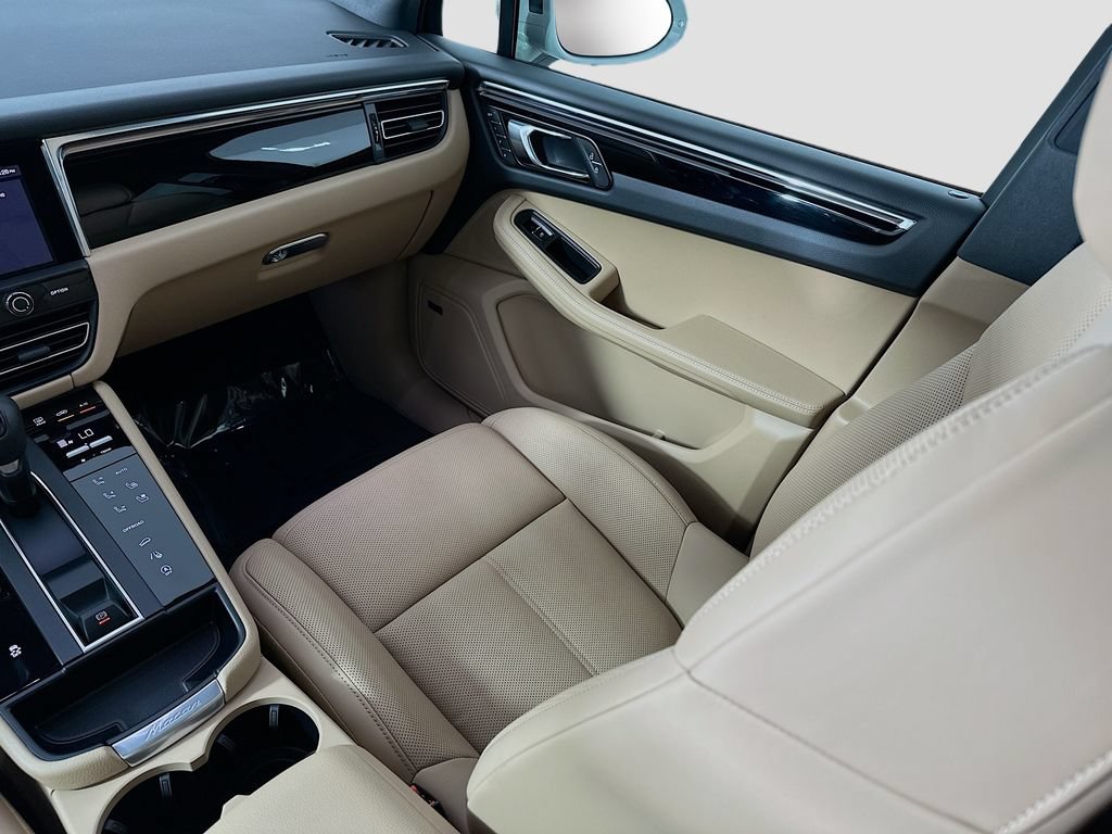 New 2026 Porsche Macan AWD/4WD image 26