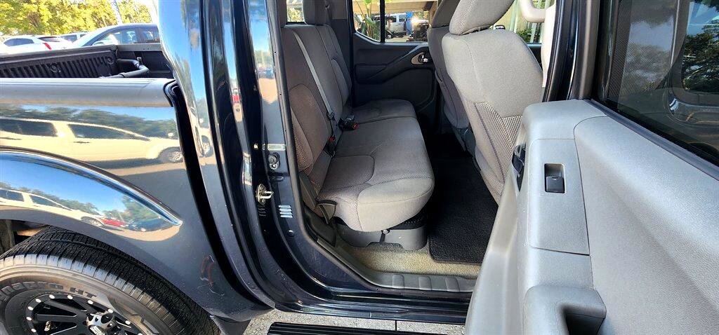 Used 2017 Nissan Frontier SV image 22