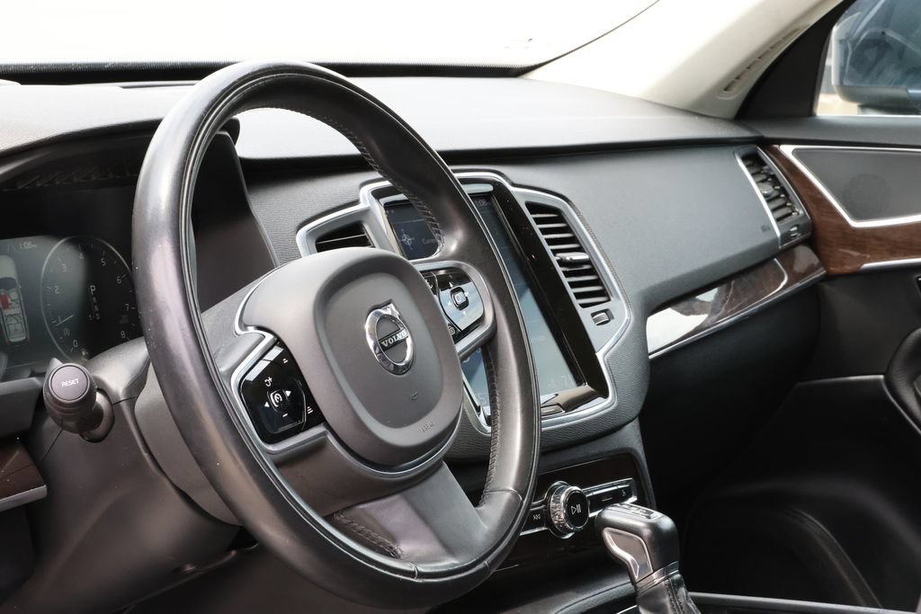 Used 2019 Volvo XC90 T6 Momentum w/ Advanced Package AWD/4WD image 11