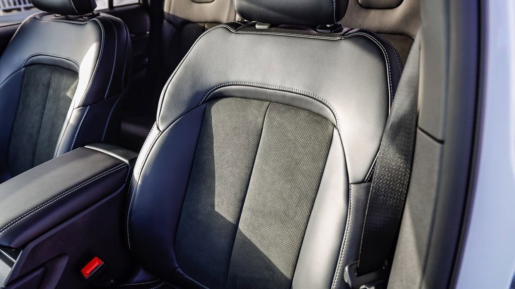 New 2025 Jeep Grand Cherokee Altitude image 26