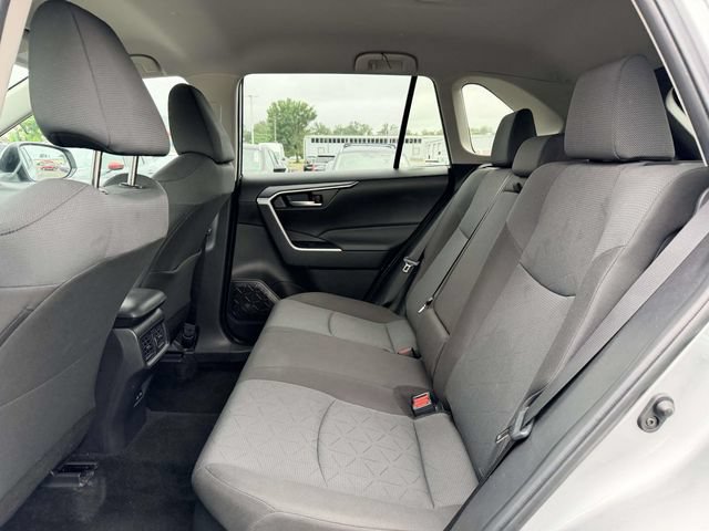 Used 2025 Toyota RAV4 XLE AWD/4WD image 13