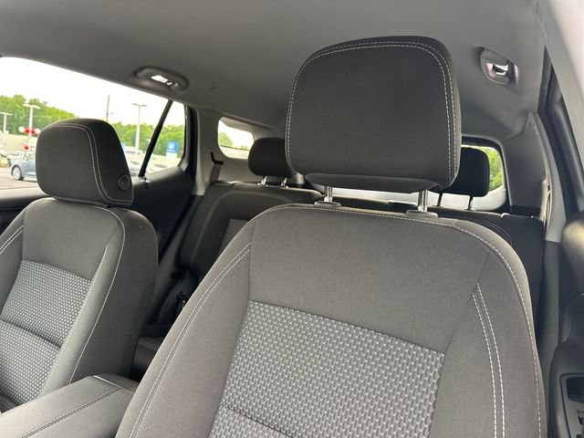 Used 2024 GMC Terrain SLE FWD image 16