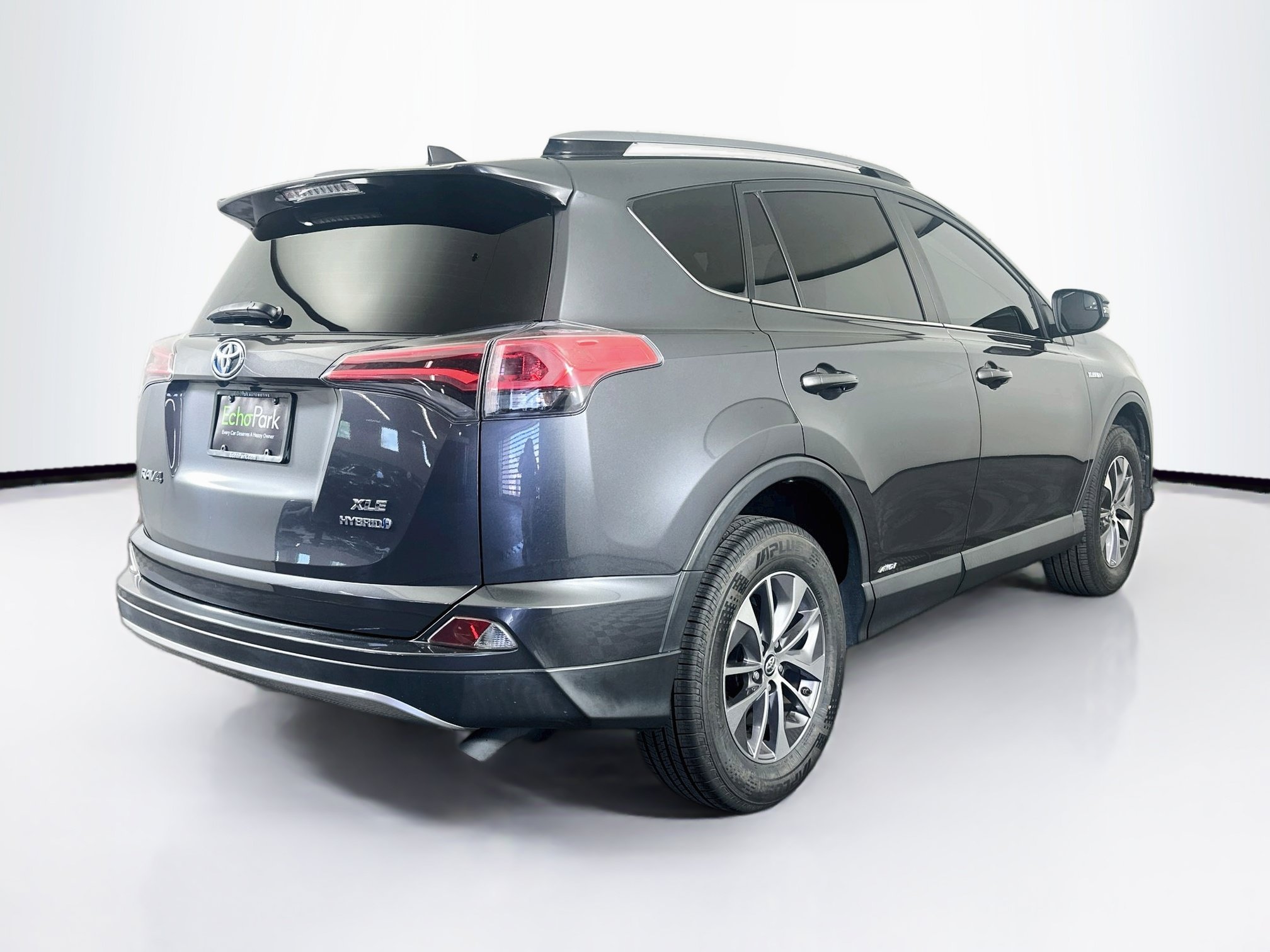 Used 2017 Toyota RAV4 XLE AWD/4WD image 9