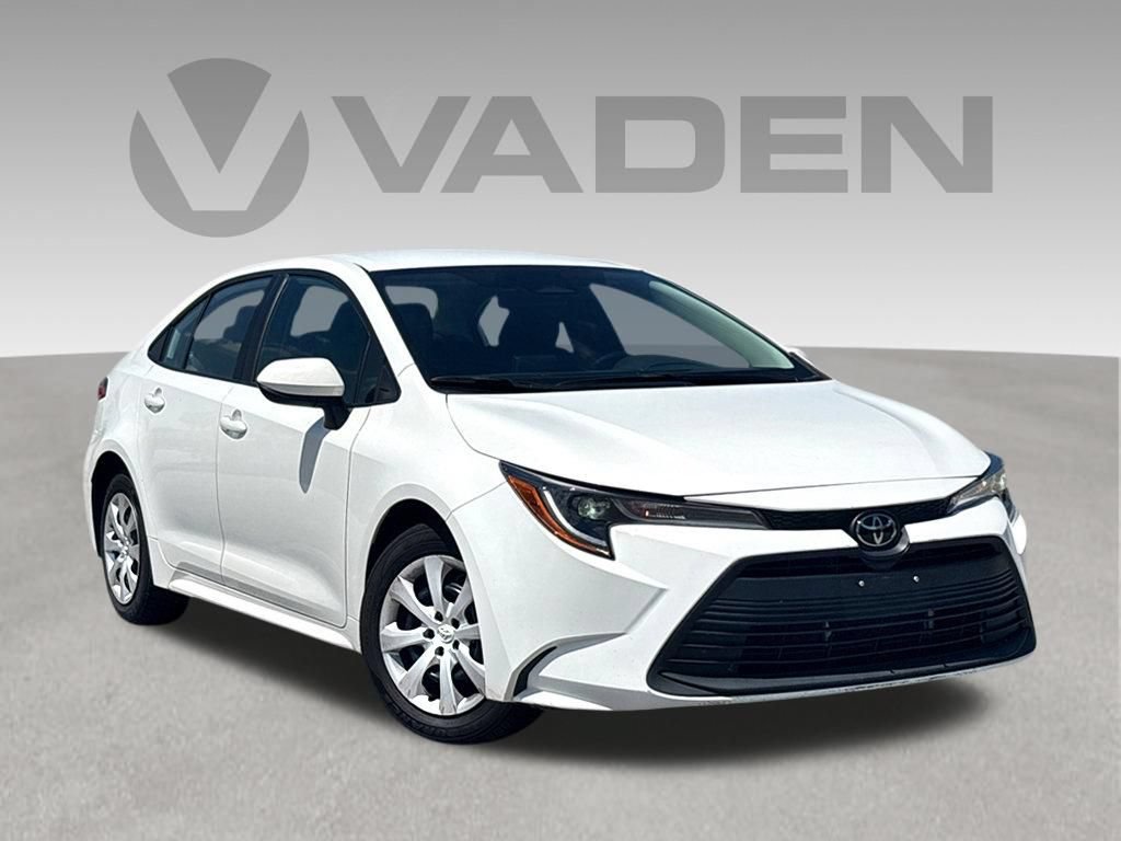 Used 2024 Toyota Corolla LE FWD image 1