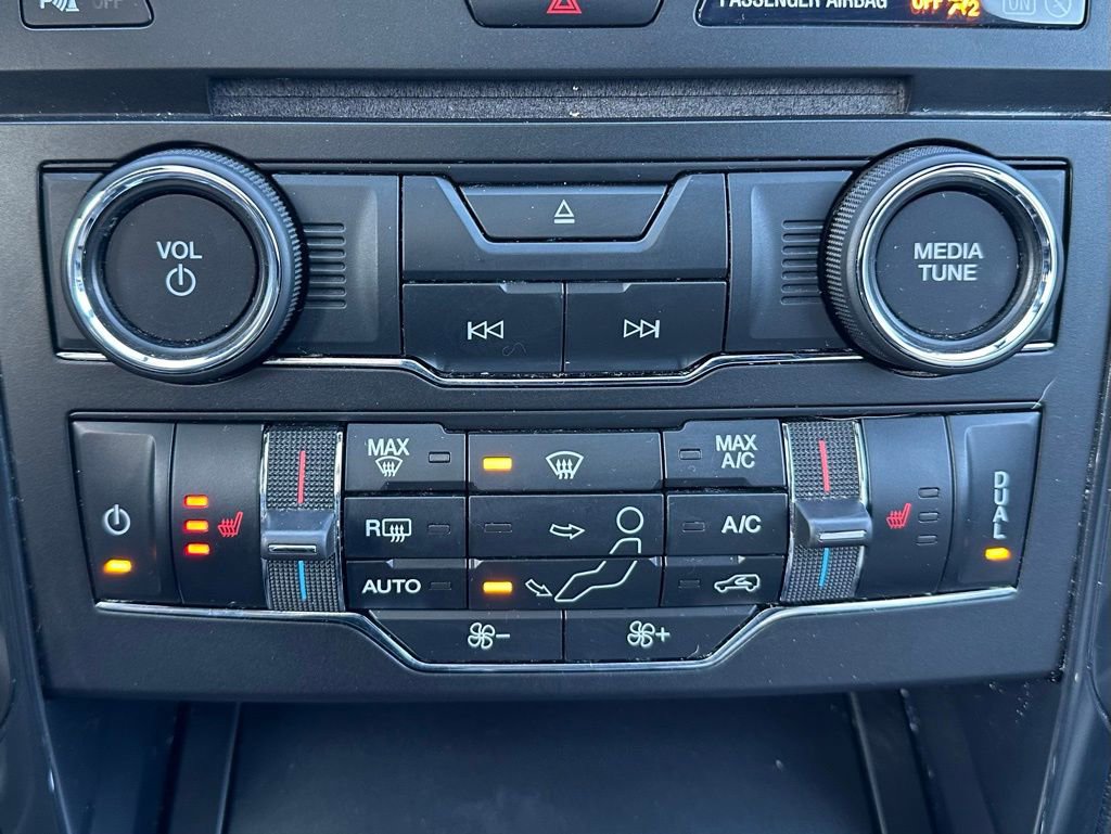 Used 2018 Ford Explorer XLT w/ Equipment Group 202A image 25