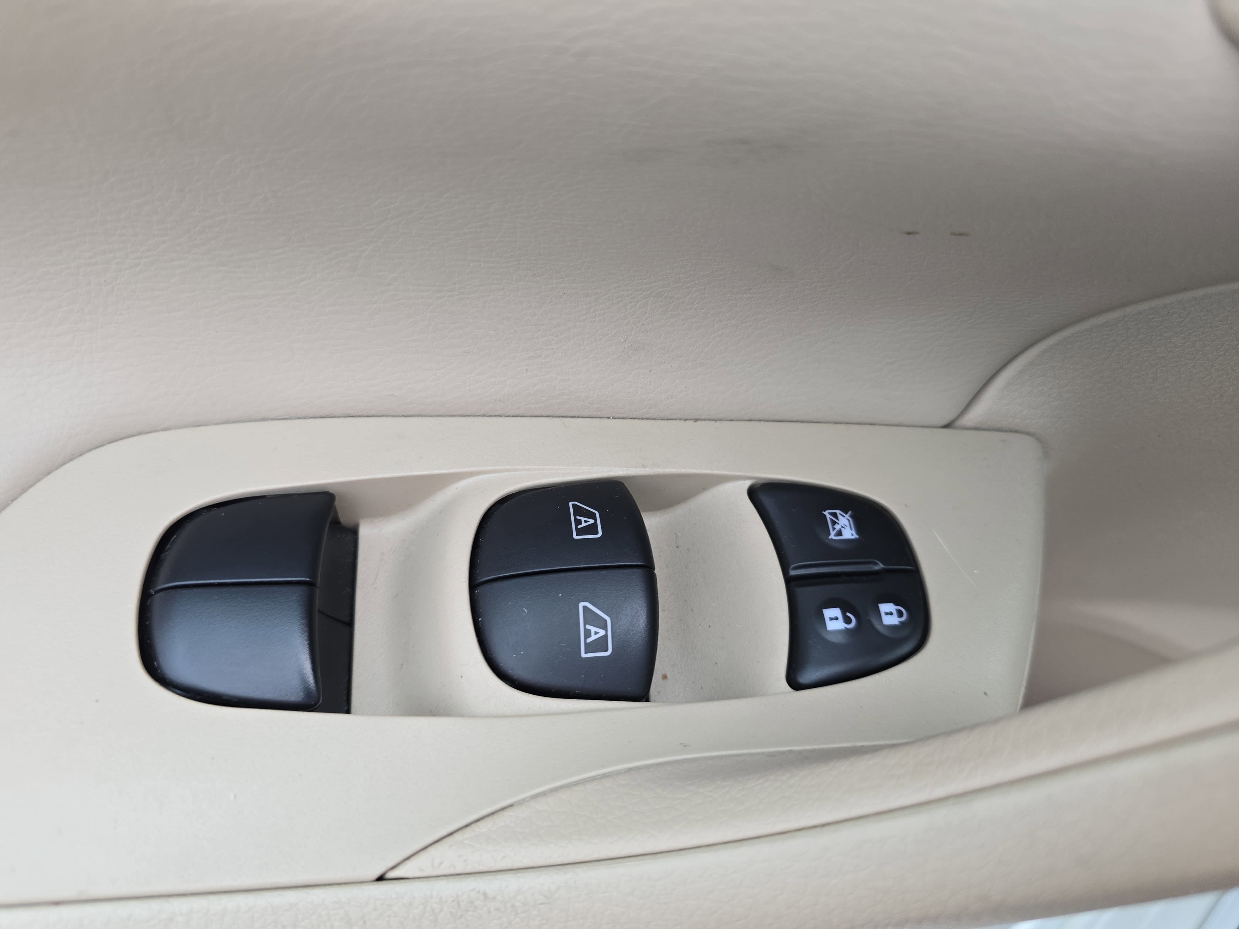 Certified 2018 Nissan Altima 2.5 SV w/ 2.5 SV Technology Package FWD image 27