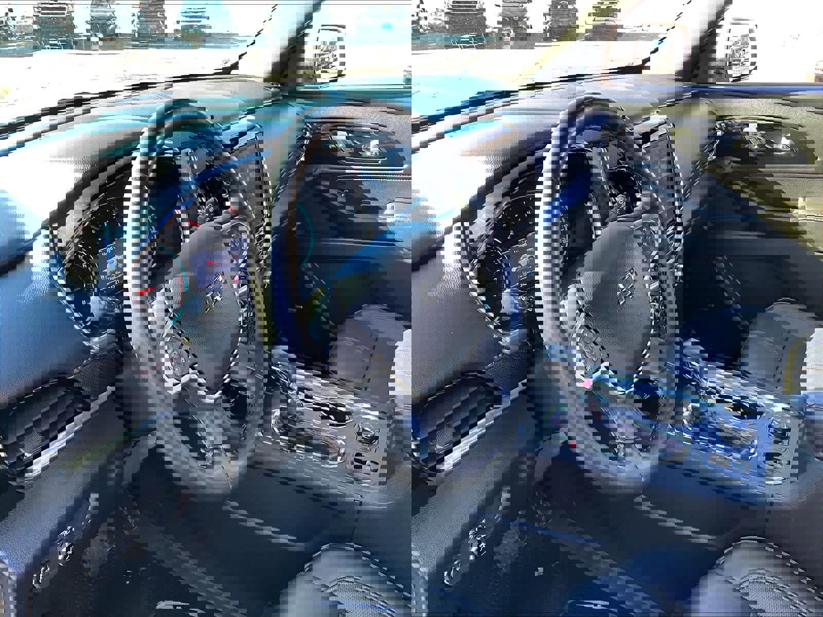 Used 2023 Chevrolet Traverse RS image 8