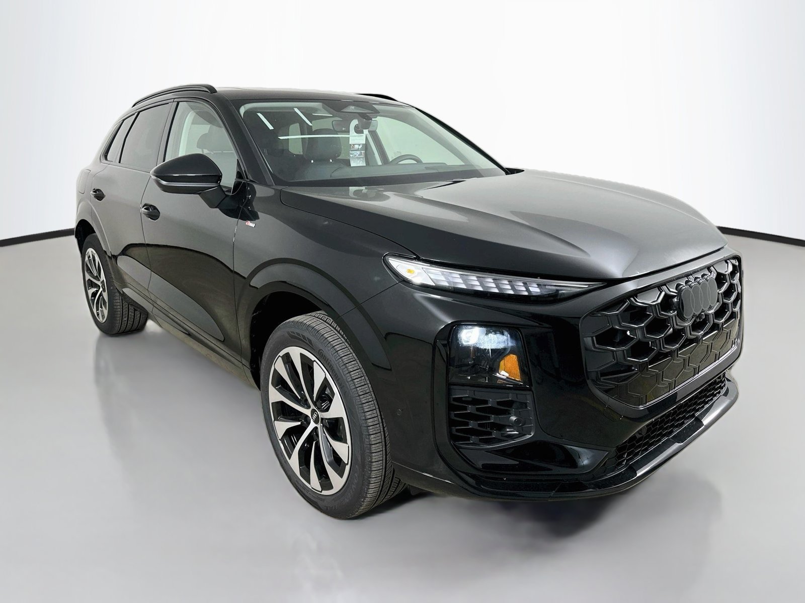 New 2026 Audi Q3 quattro 2.0T AWD/4WD image 3