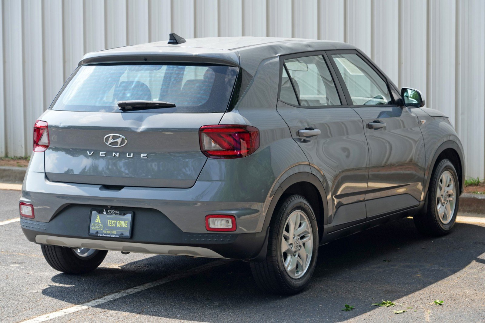Used 2021 Hyundai Venue SE FWD image 43
