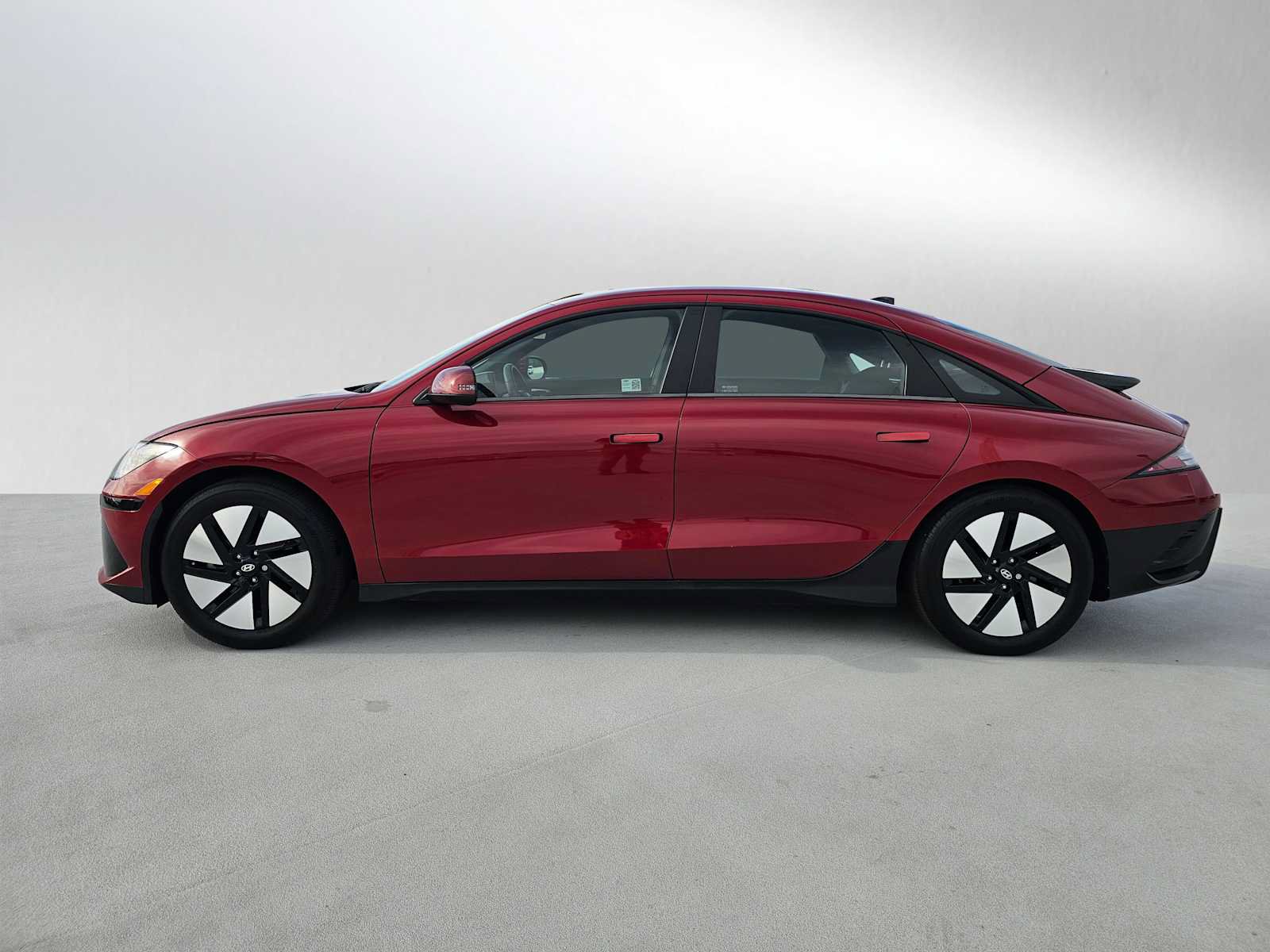 Used 2024 Hyundai Ioniq 6 SE RWD image 6