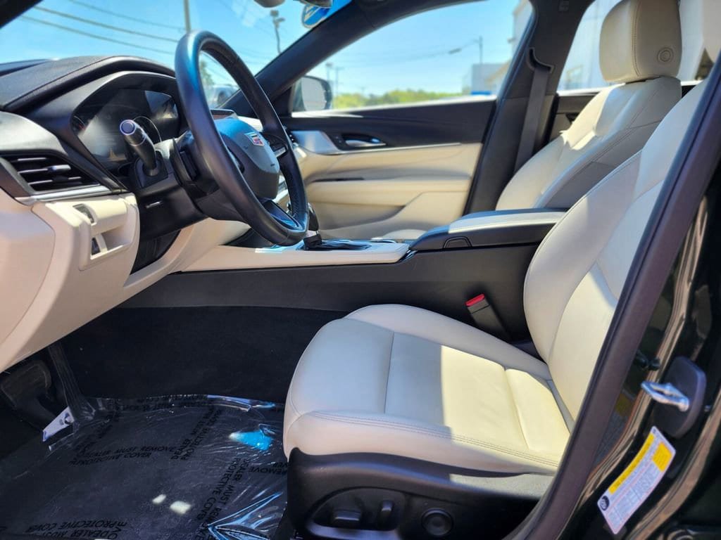 Used 2021 Cadillac CT4 Luxury w/ Sun And Sound Package RWD image 16