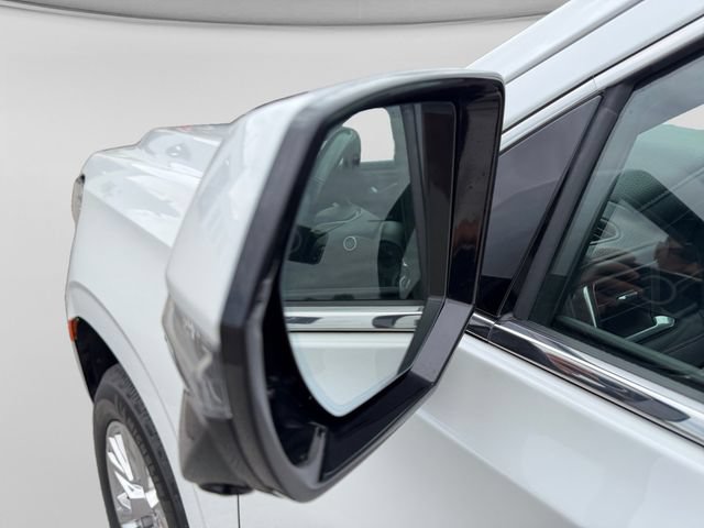 Used 2024 GMC Yukon Denali AWD/4WD image 10