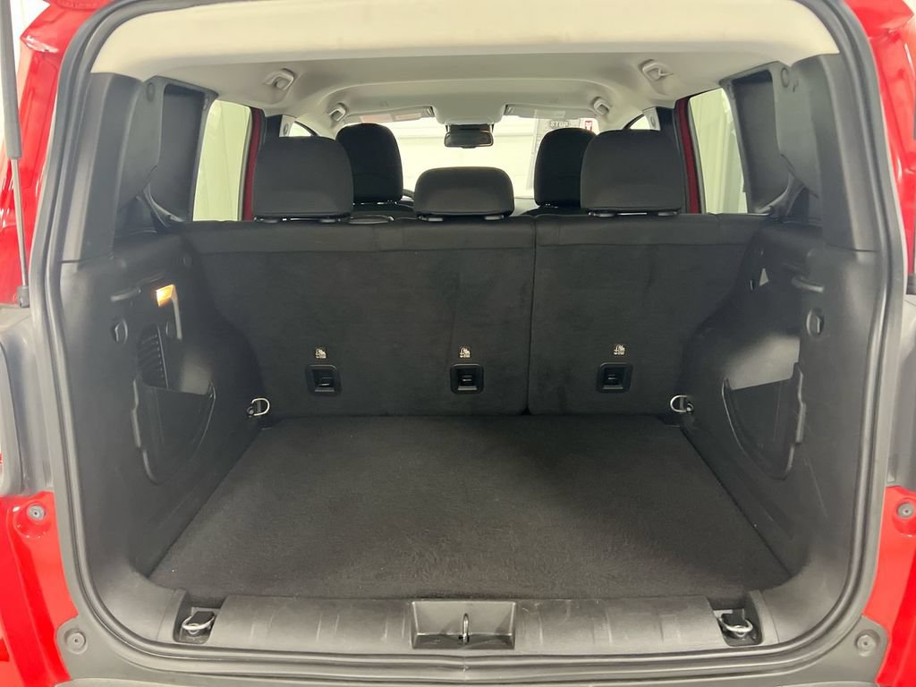 Used 2023 Jeep Renegade Trailhawk AWD/4WD image 24