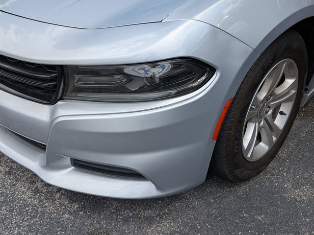 Used 2020 Dodge Charger SXT w/ Leather Interior Group RWD image 4