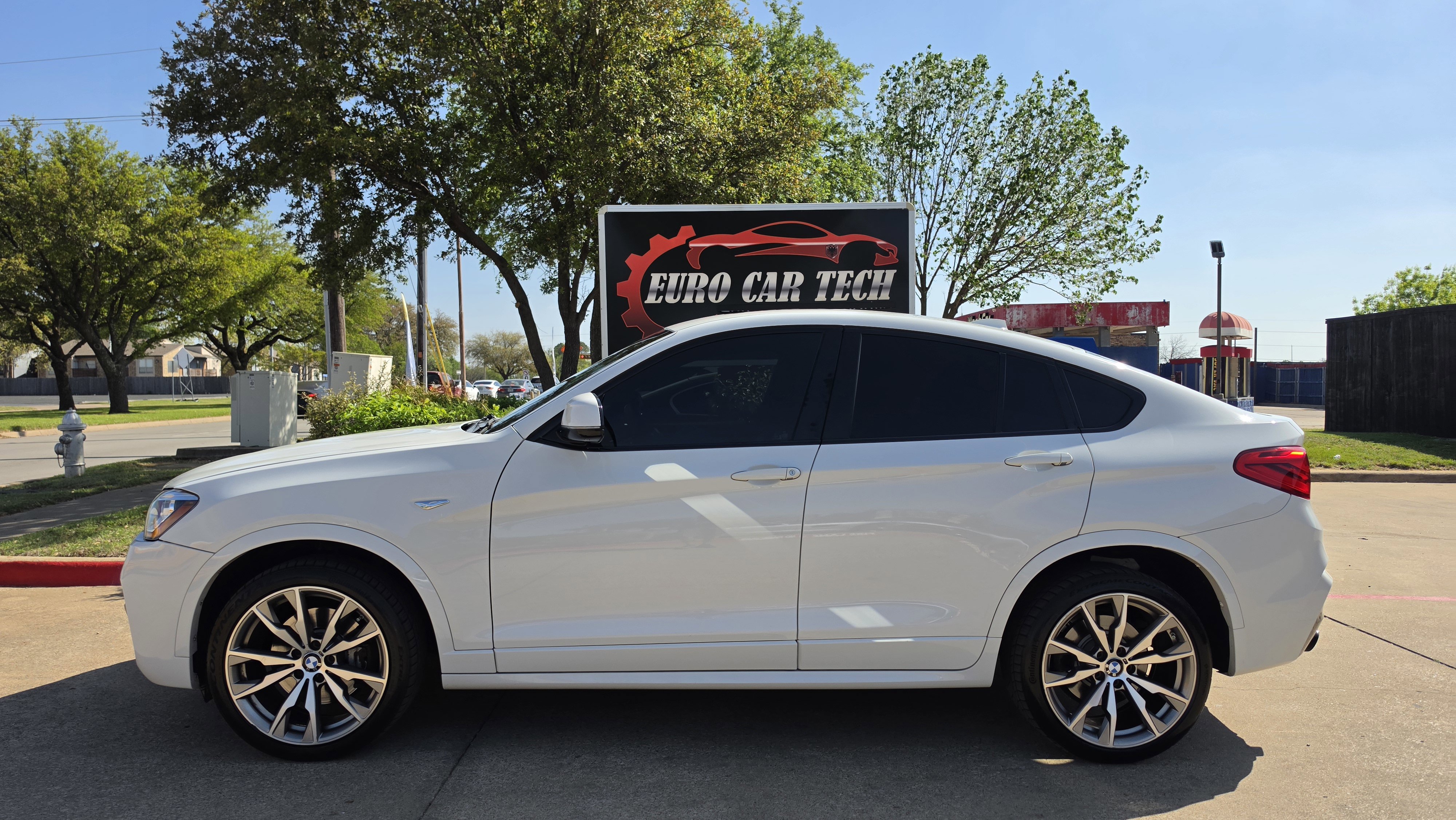 Used 2017 BMW X4 M40i image 2