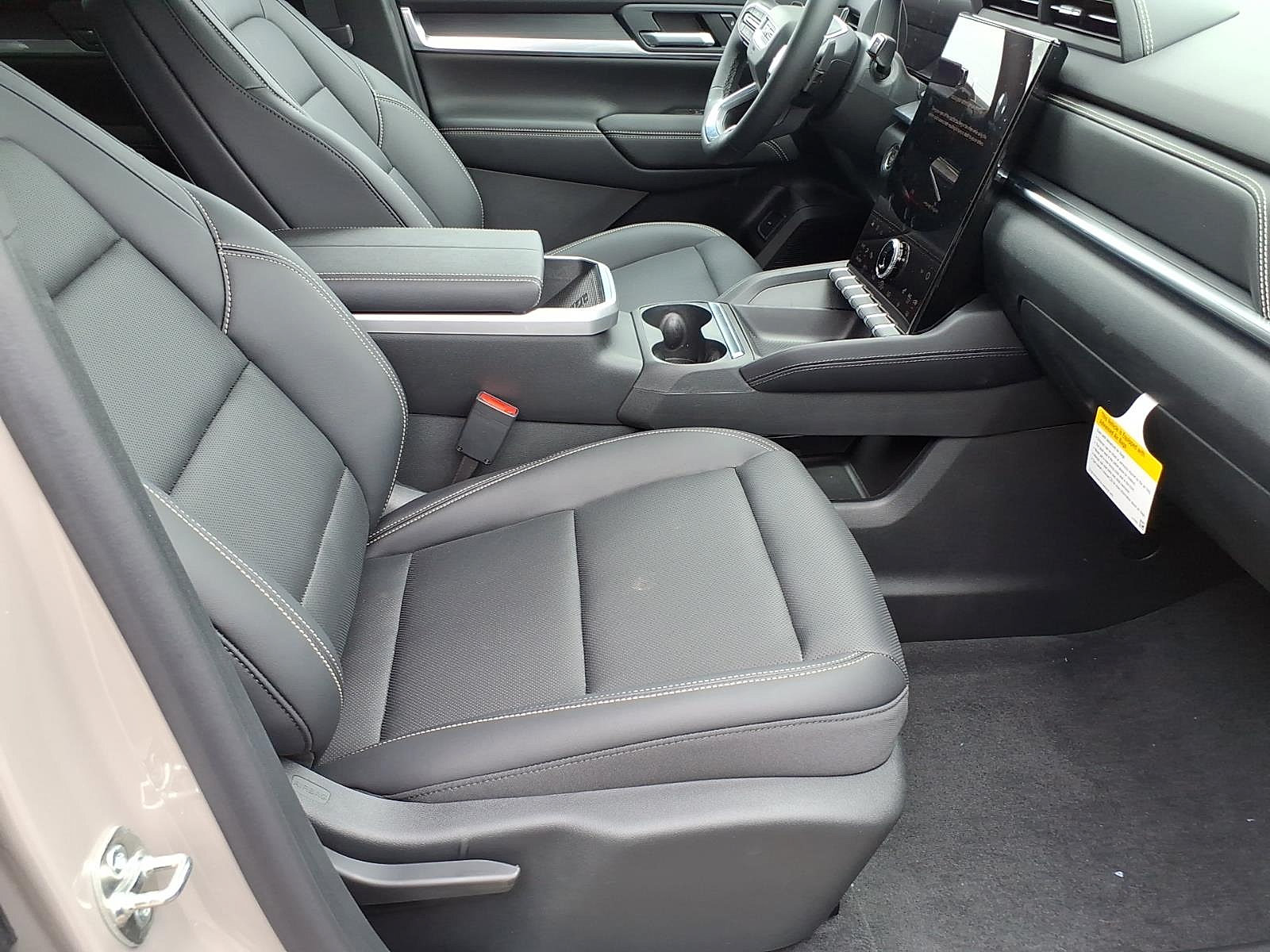 New 2026 GMC Terrain Elevation w/ Elevation Premium Package AWD/4WD image 8