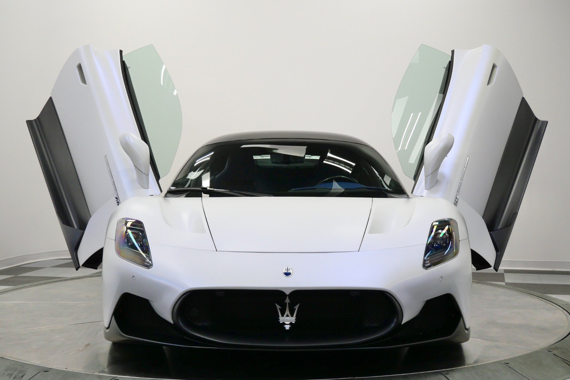 Used 2023 Maserati MC20 Coupe RWD image 4