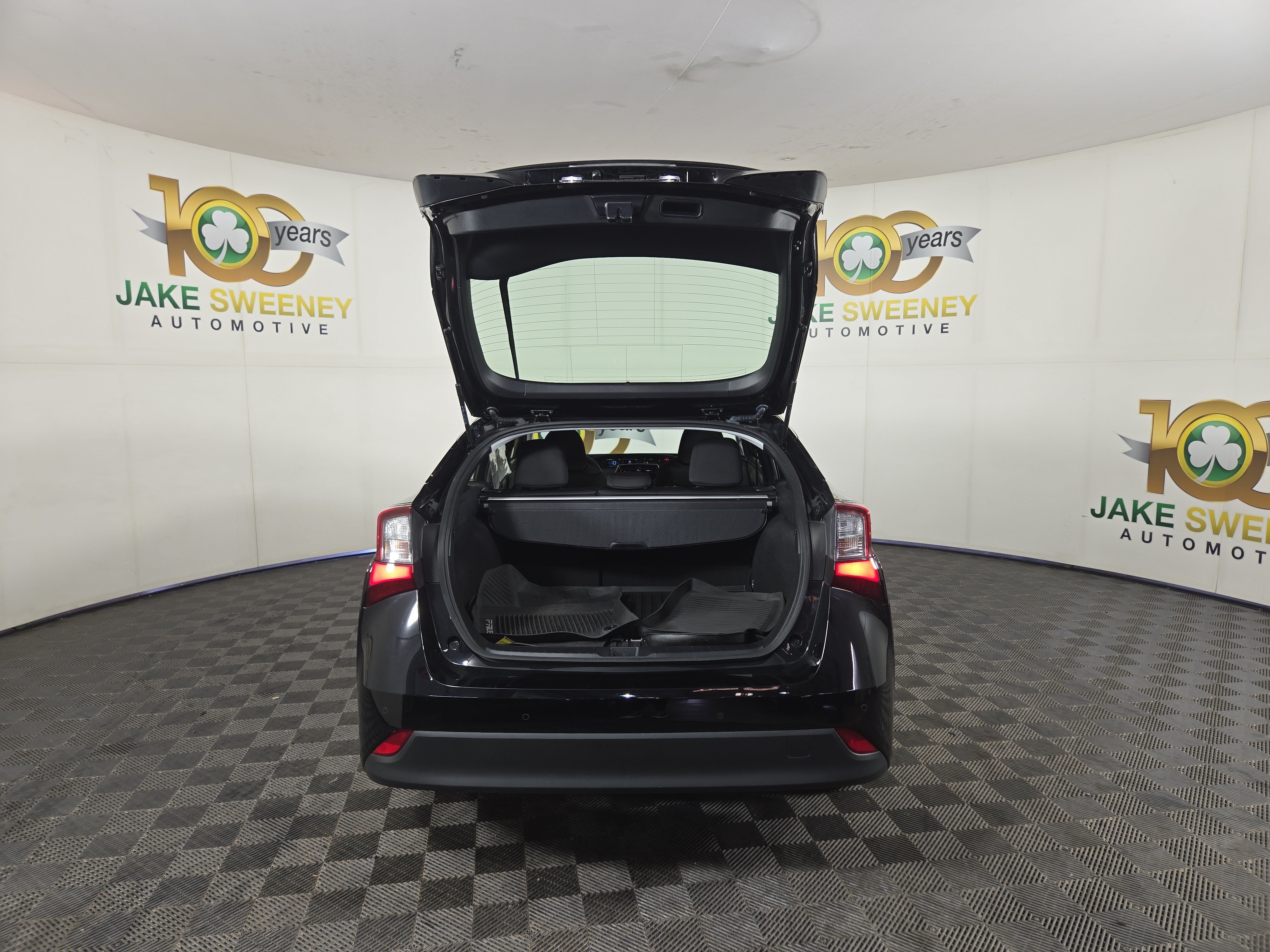 Used 2021 Toyota Prius LE FWD image 30