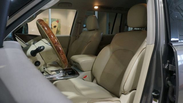 Used 2016 INFINITI QX80 4WD w/ Driver's Assistance Package image 9