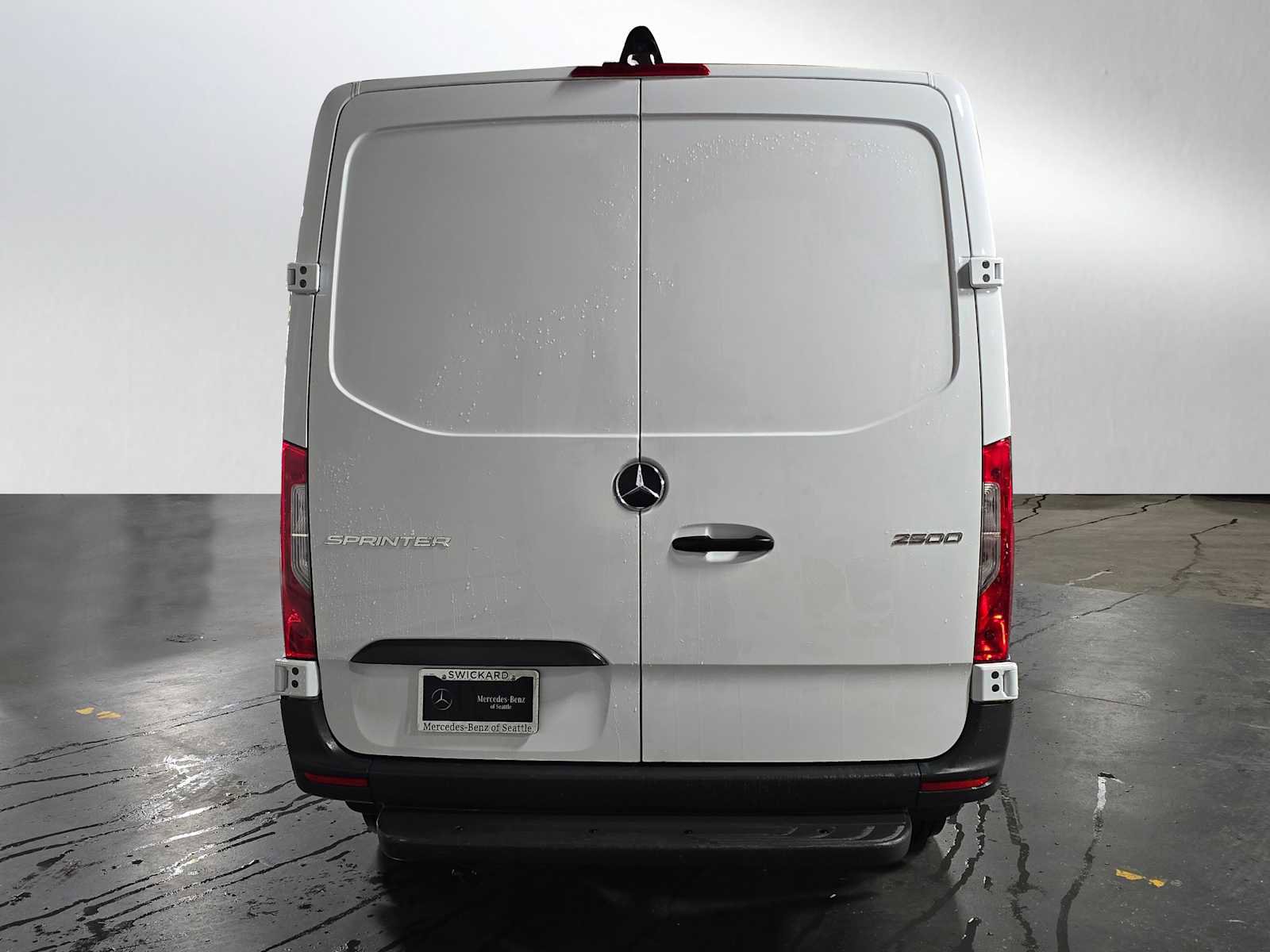 Used 2025 Mercedes-Benz Sprinter 2500 image 4