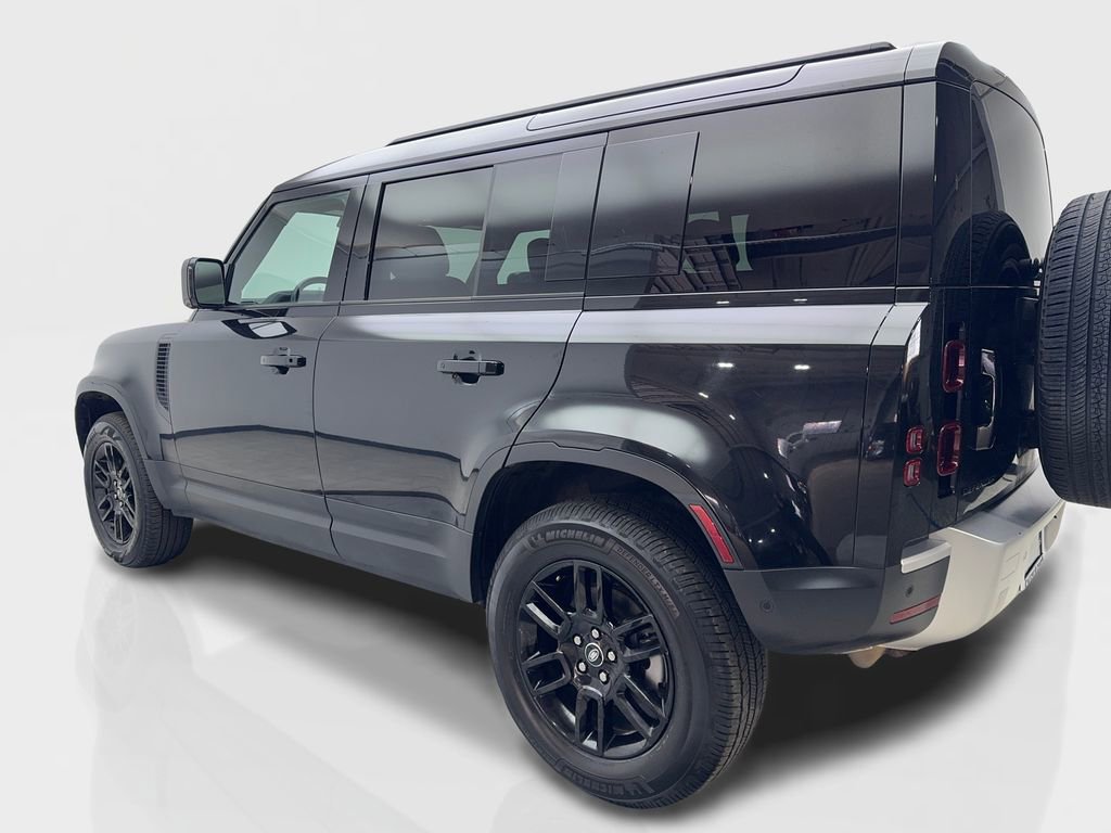 Used 2025 Land Rover Defender 110 S image 14