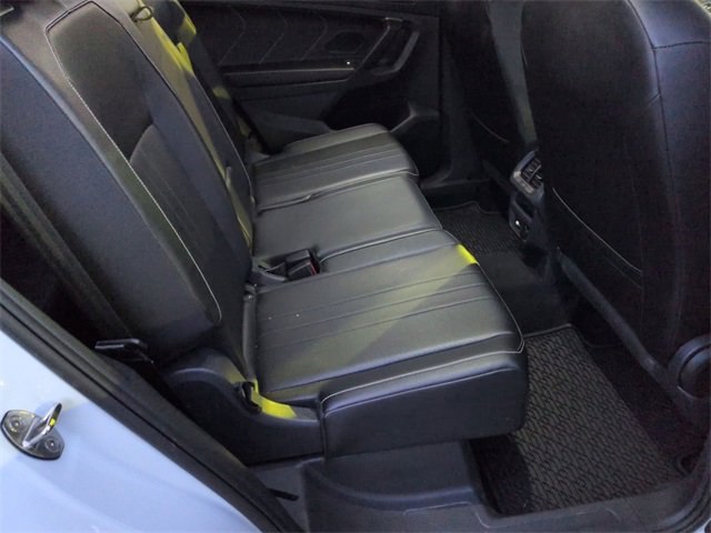 Used 2024 Volkswagen Tiguan SE R-Line image 31