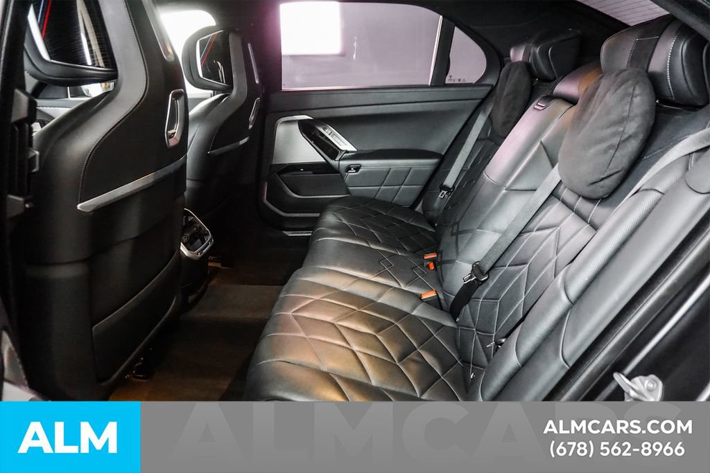 Used 2024 BMW i7 eDrive50 w/ M Sport Package RWD image 16
