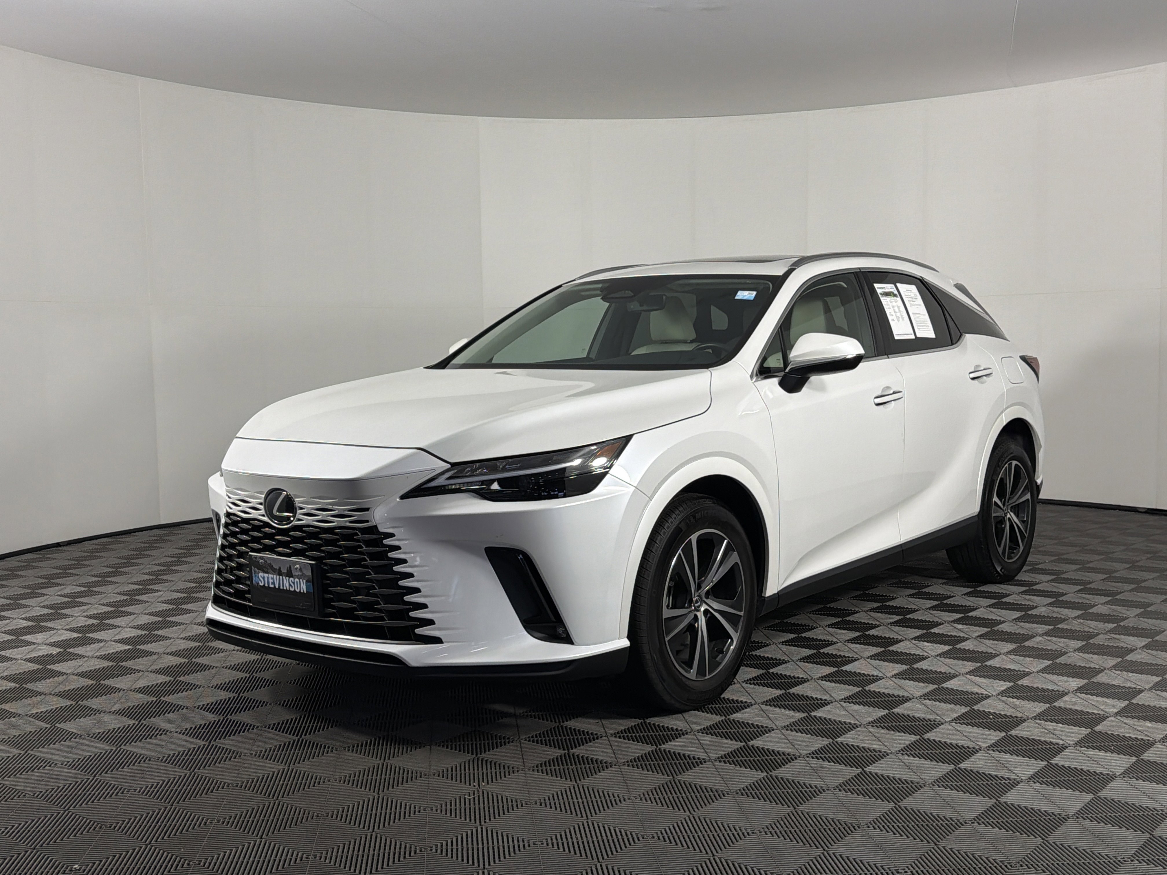 Used 2024 Lexus RX 350 AWD w/ Technology Package image 3