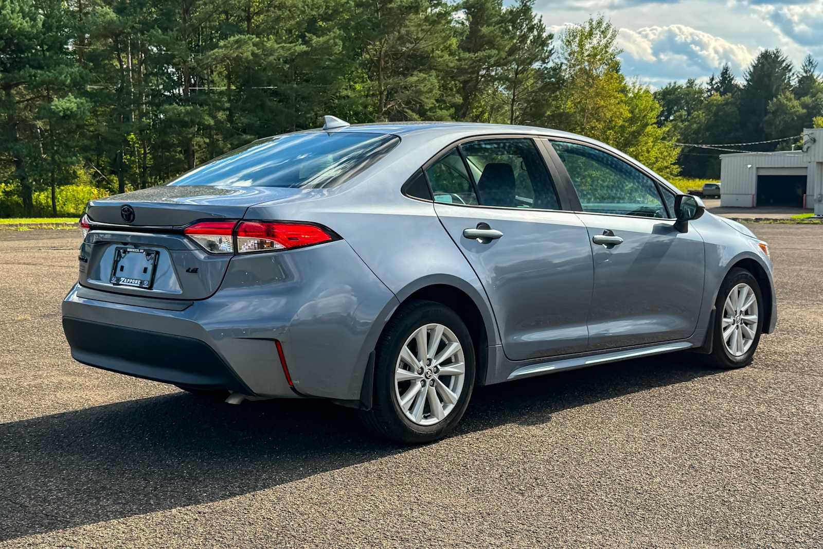 Used 2025 Toyota Corolla LE w/ LE Premium Package FWD image 3