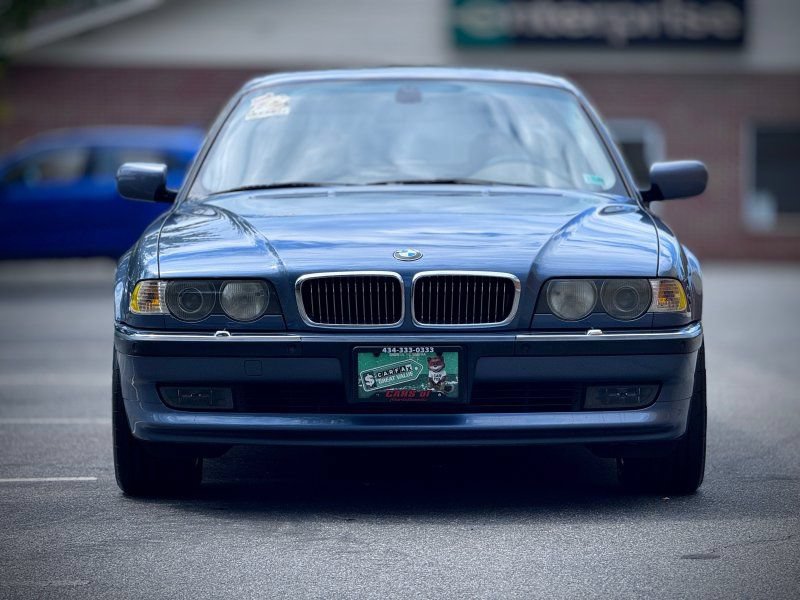 Used 2001 BMW 740i RWD image 2