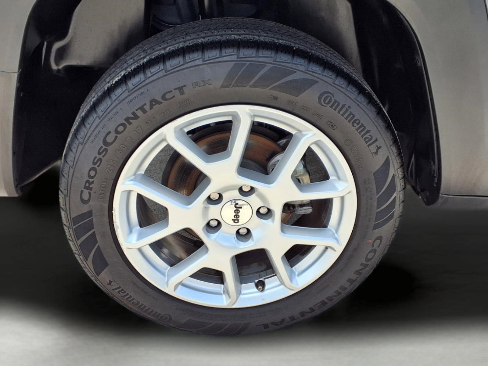 Used 2023 Jeep Renegade Latitude AWD/4WD image 9