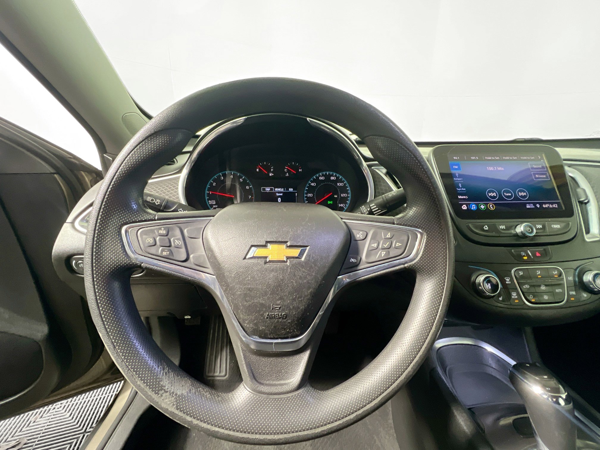 Used 2020 Chevrolet Malibu LT image 17