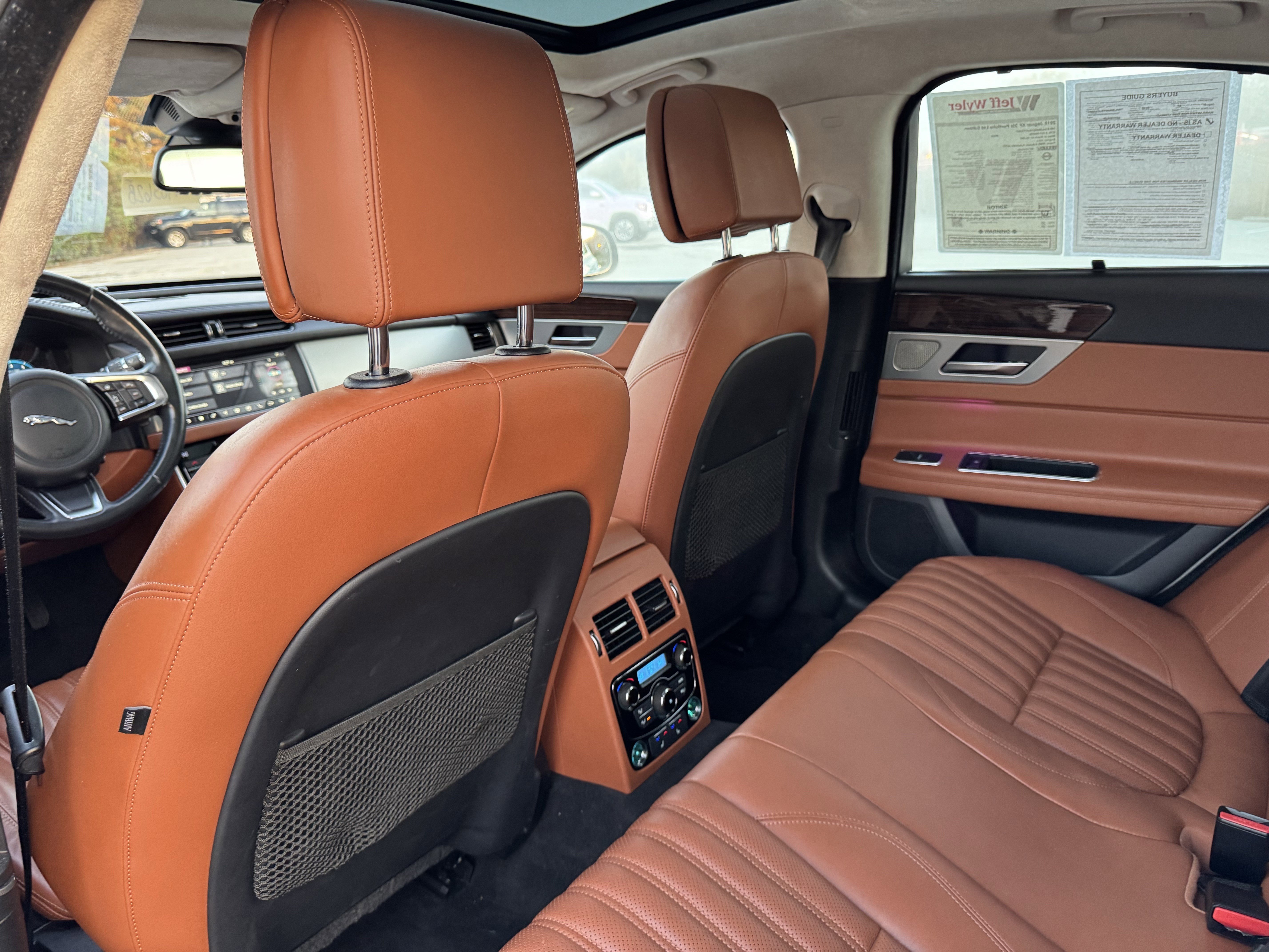 Used 2018 Jaguar XF Portfolio image 34