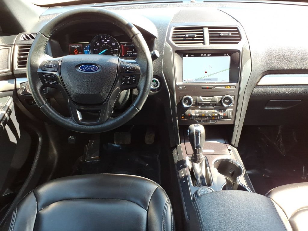 Certified 2019 Ford Explorer XLT w/ Equipment Group 202A AWD/4WD image 17