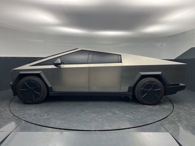 Used 2025 Tesla Cybertruck AWD Crew Cab image 4