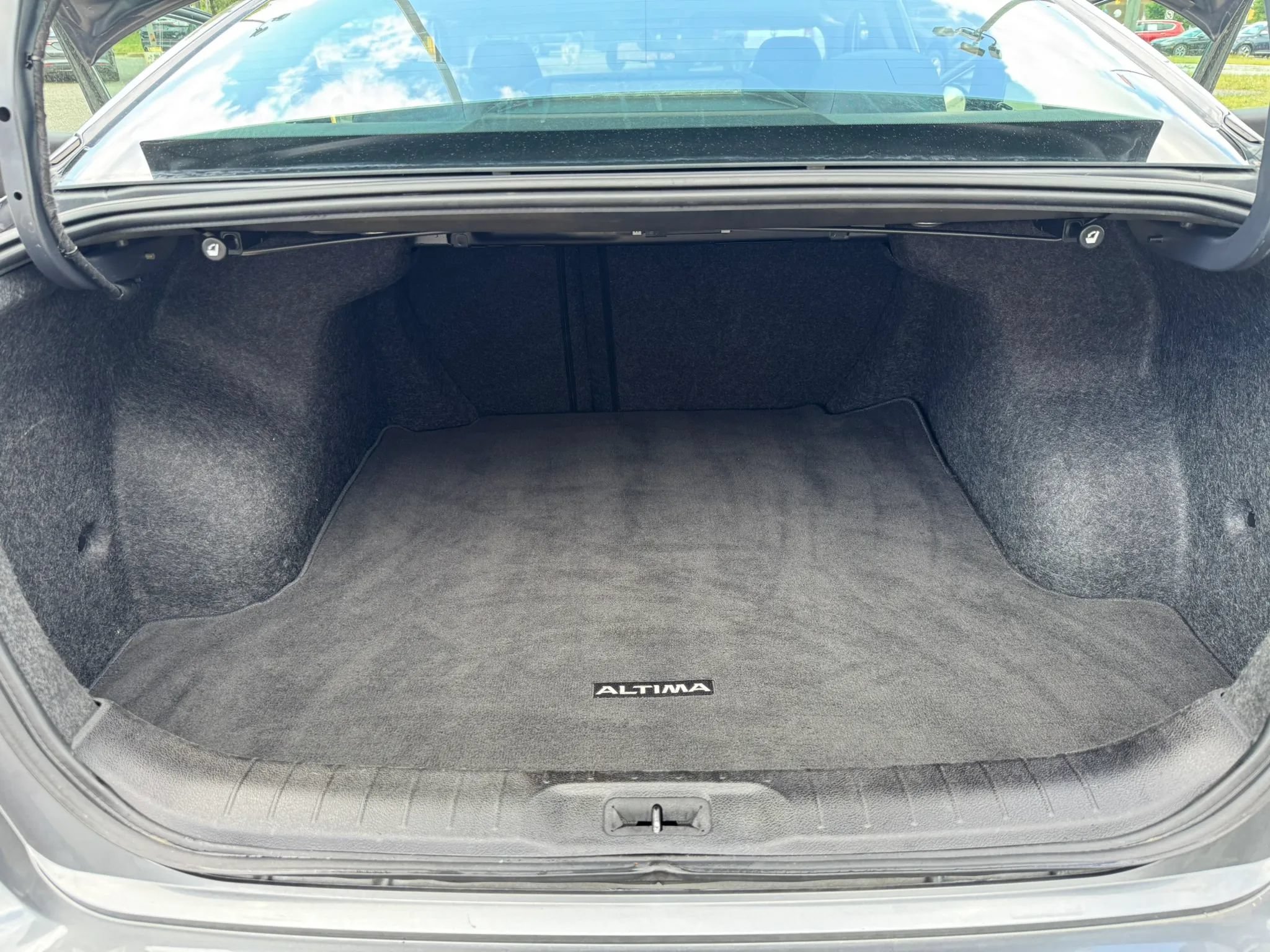 Used 2019 Nissan Altima 2.5 S FWD image 14