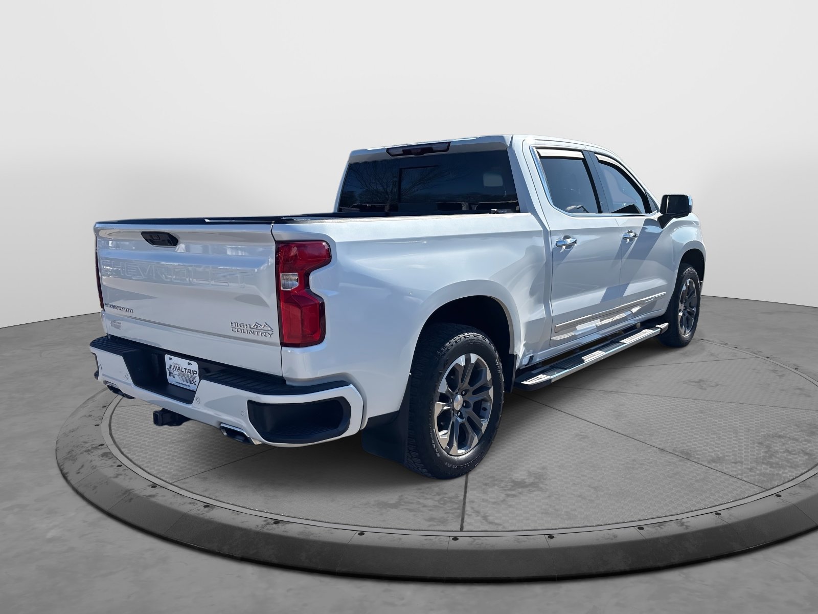 Used 2023 Chevrolet Silverado 1500 High Country w/ Technology Package image 8