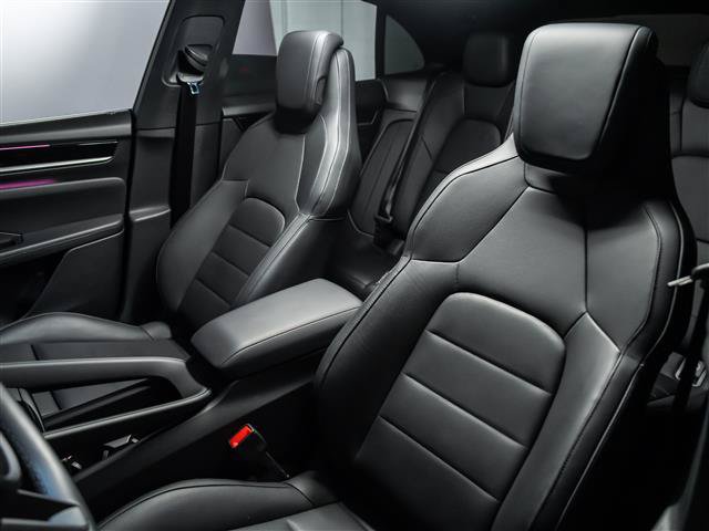 Used 2026 Porsche Macan Electric RWD image 5