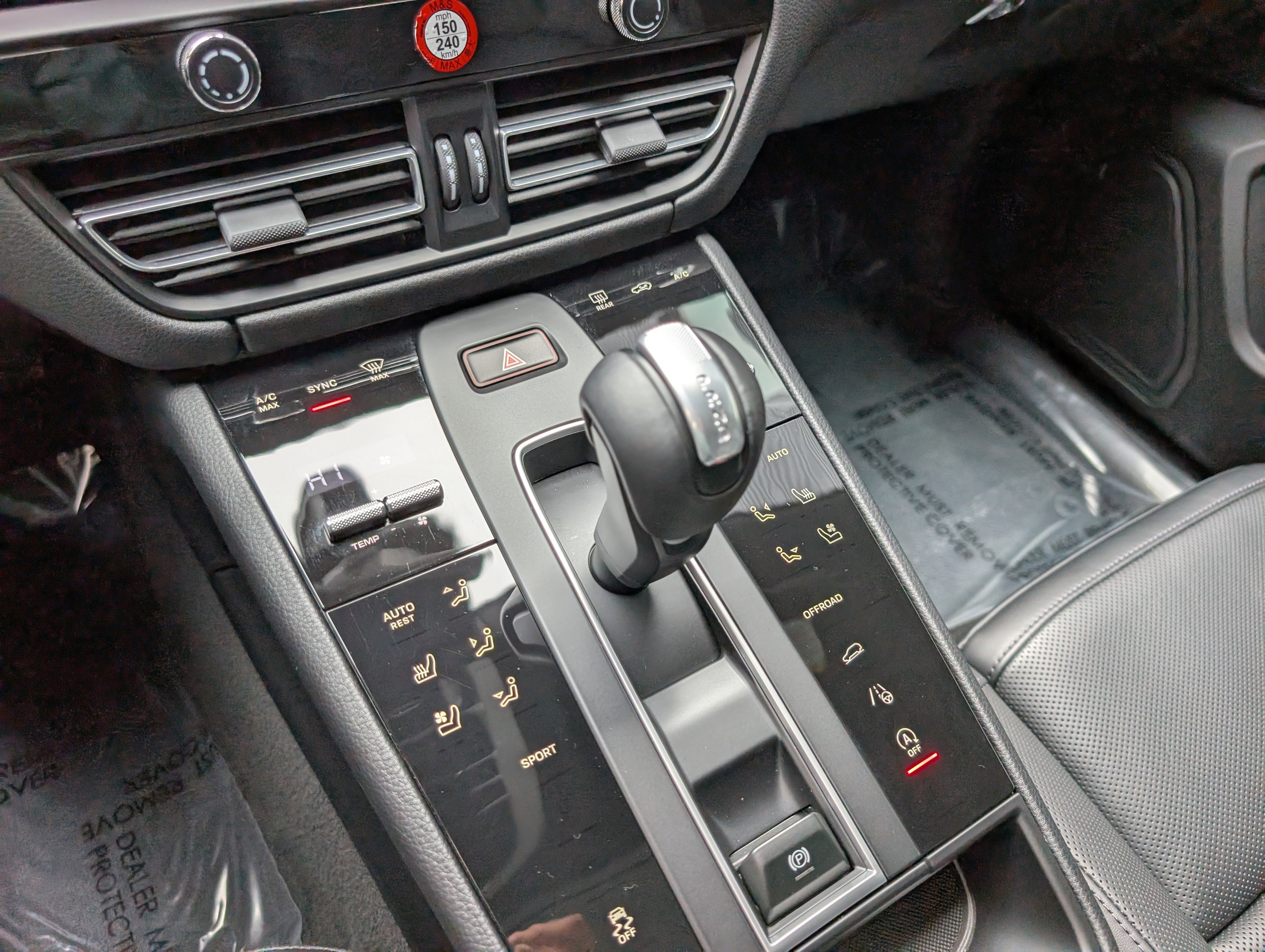 Certified 2025 Porsche Macan image 36