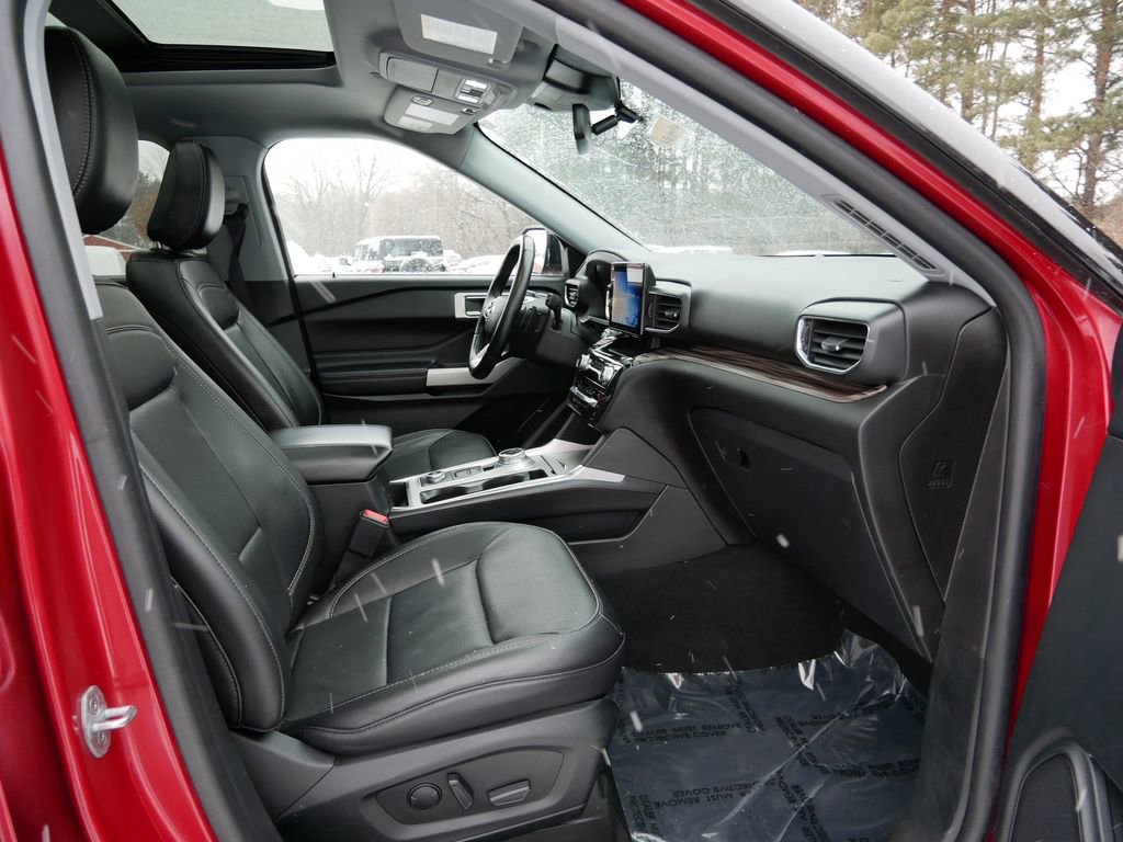 Certified 2021 Ford Explorer Limited w/ Equipment Group 301A image 8