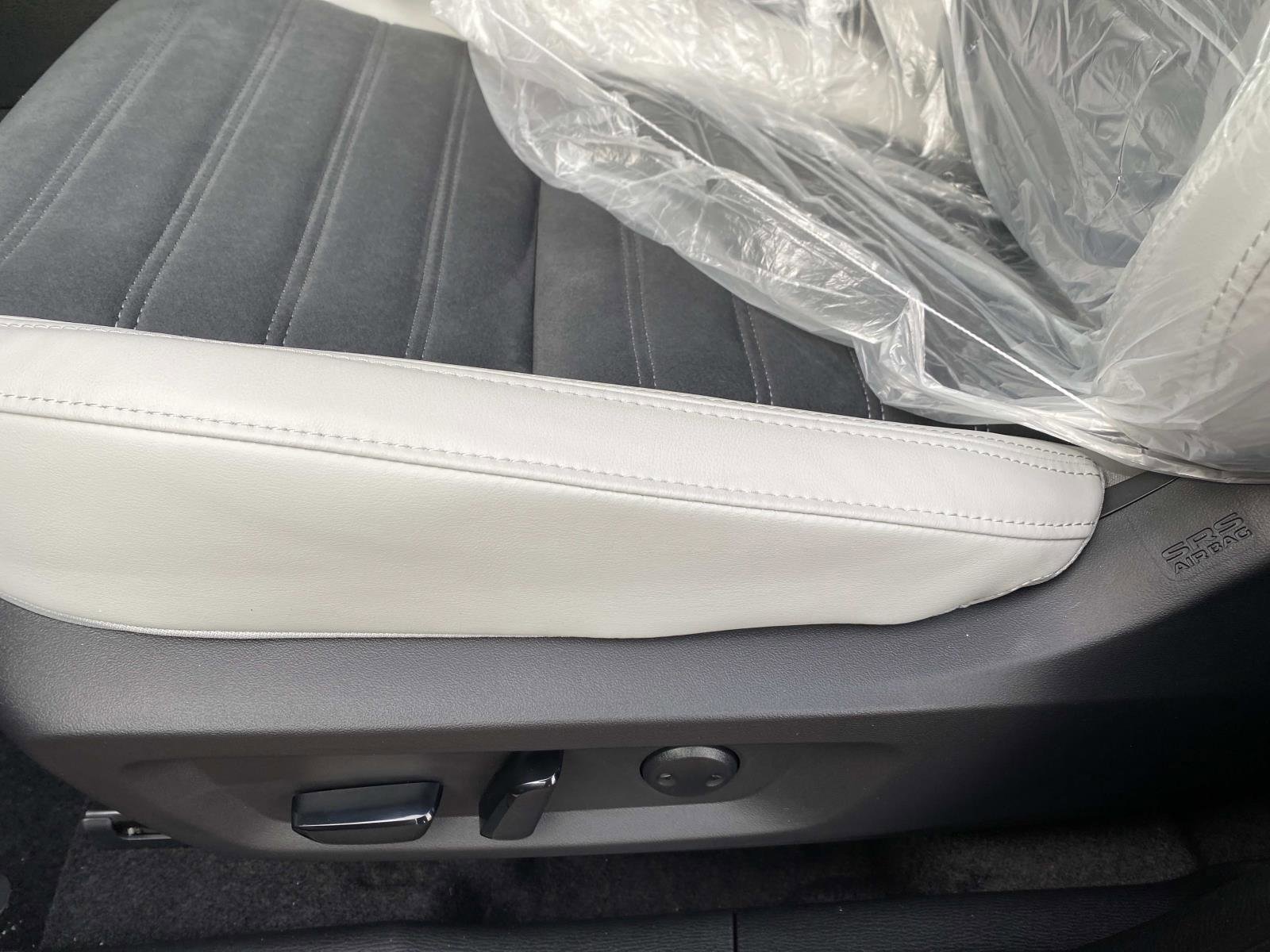 New 2026 Mitsubishi Outlander SE image 9