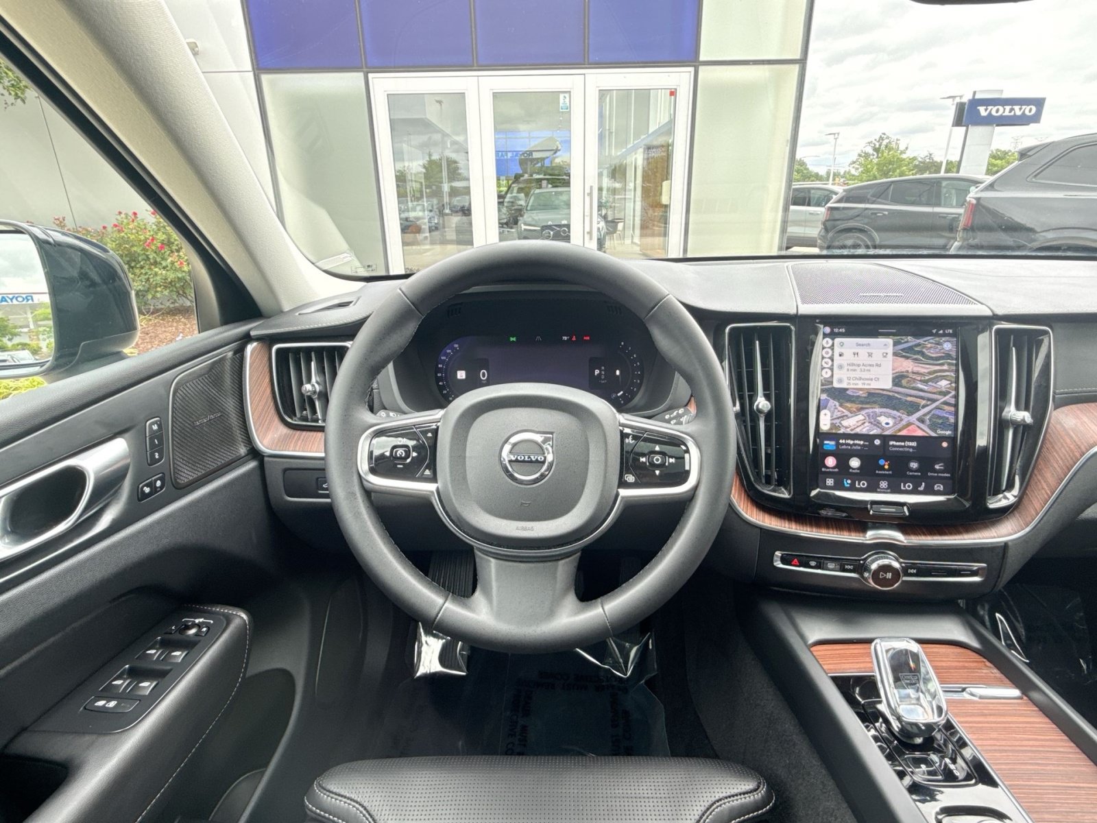 Certified 2024 Volvo XC60 B5 Ultimate w/ Protection Package Premier AWD/4WD image 16