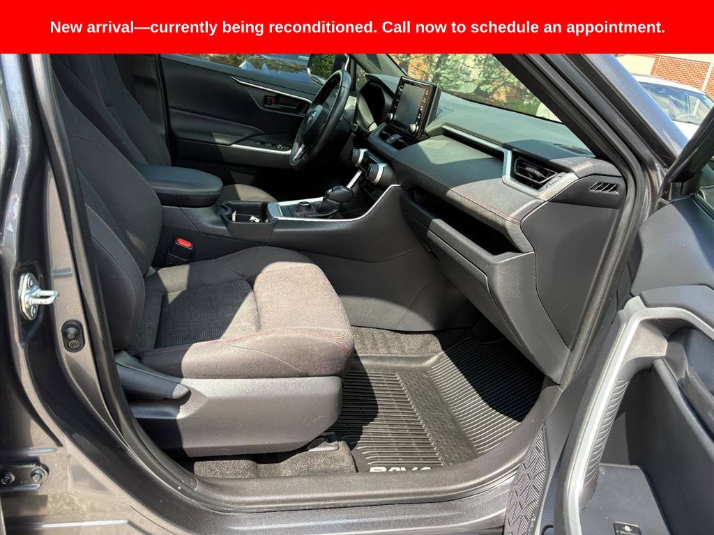 Used 2021 Toyota RAV4 SE w/ Weather & Moonroof Package AWD/4WD image 19