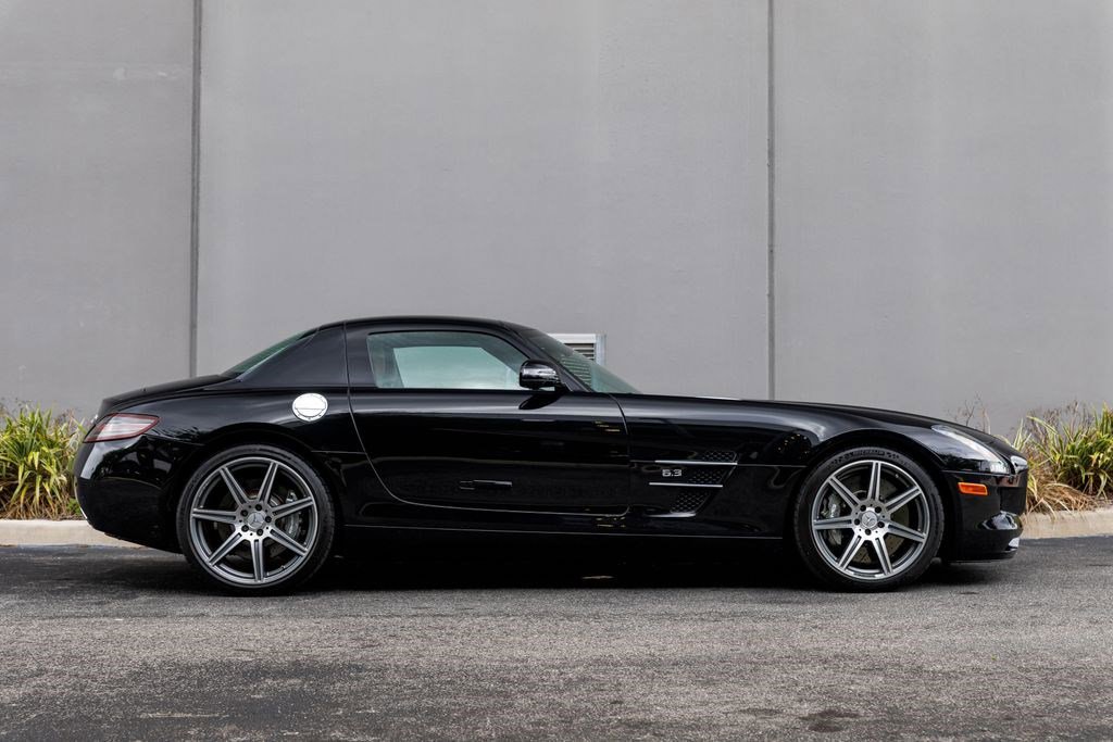 Used 2011 Mercedes-Benz SLS AMG Coupe image 7